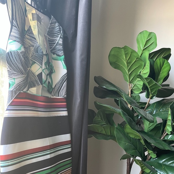 Brand New Form Fit Front Cut Out Dress - Picture 1 of 5